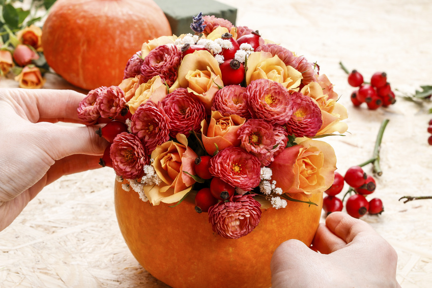 Decori d'autunno: zucca porta fiori