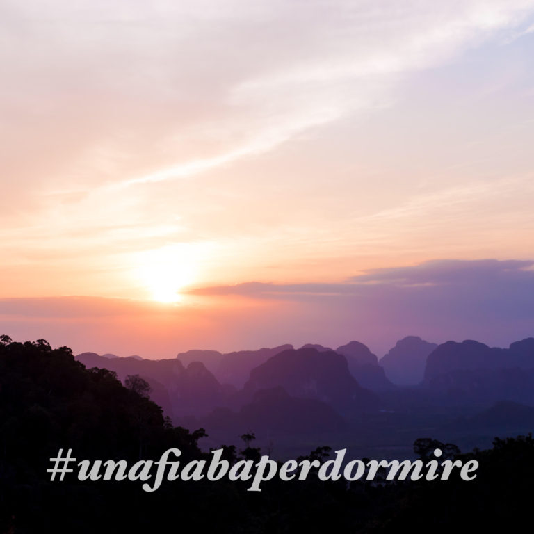 challenge-una-fiaba-per-dormire tramonto romantico, immagine per il challenge una fiaba per dormire in cui si raccontano le fiabe per dormire