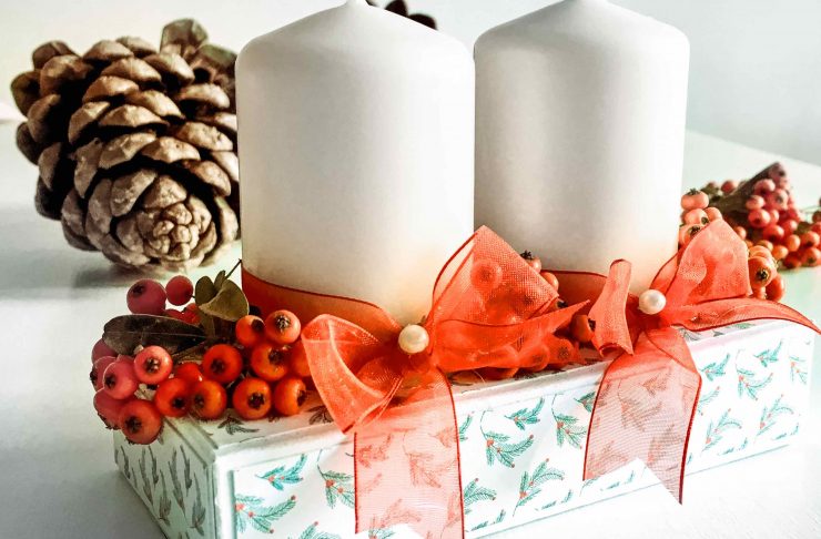 portacandele di cartoncino tra le idee per decorazioni natalizie fai da te