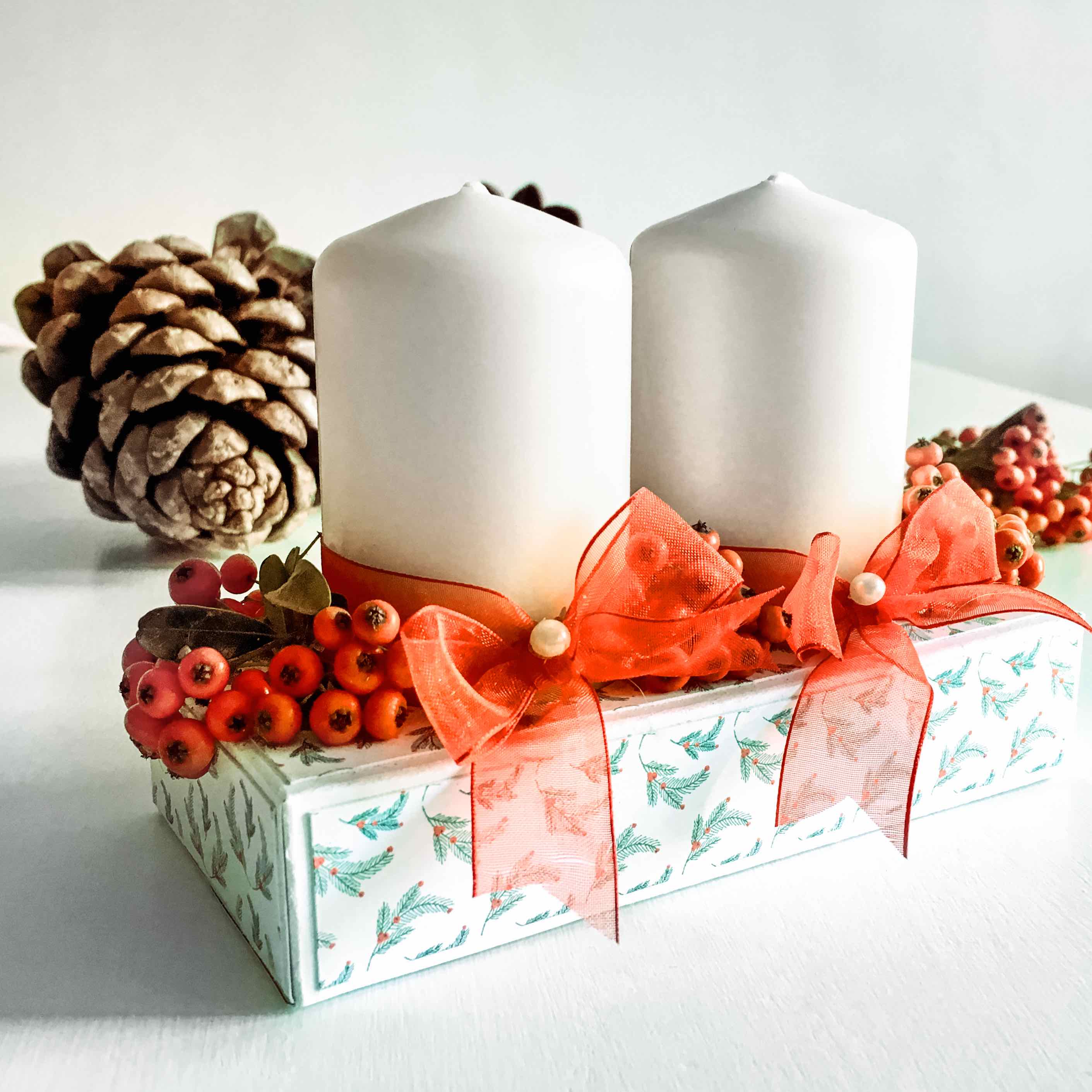 decorazioni-natalizie-fai-da-te-7 portacandele di cartoncino tra le idee per decorazioni natalizie fai da te