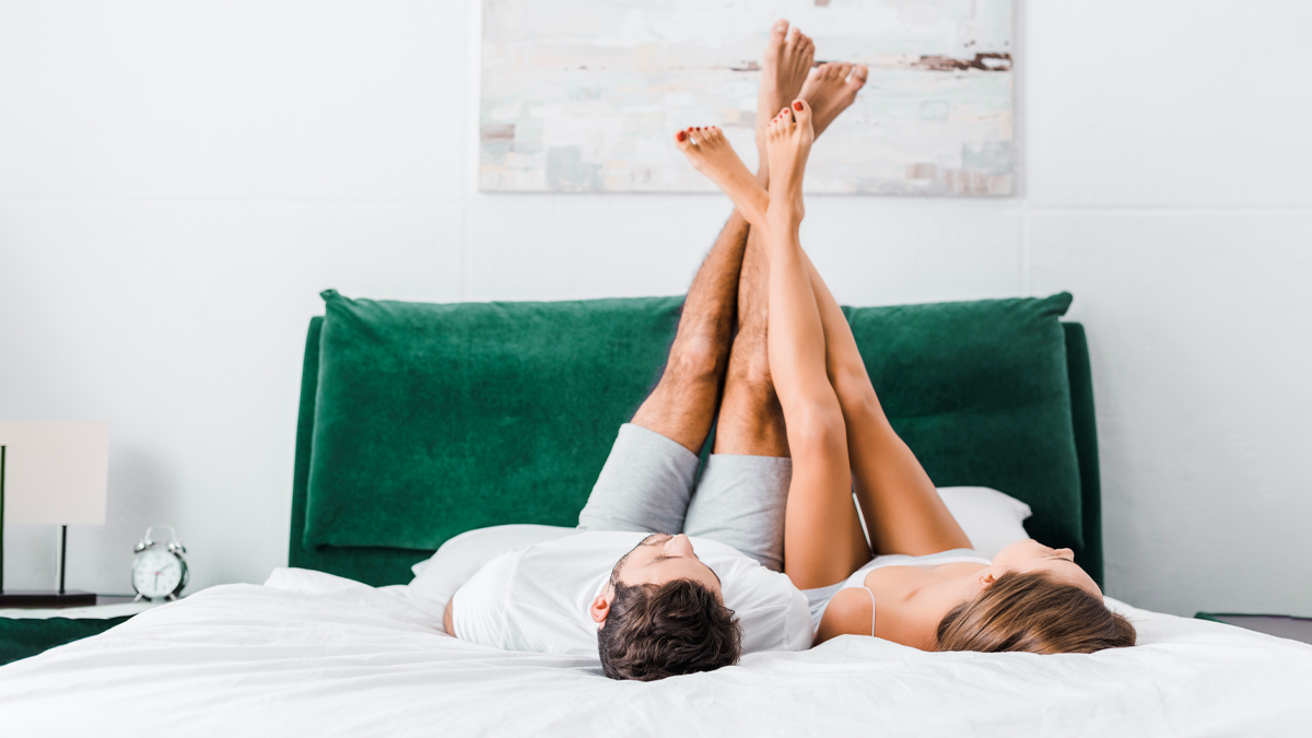 Dormire con le gambe alzate