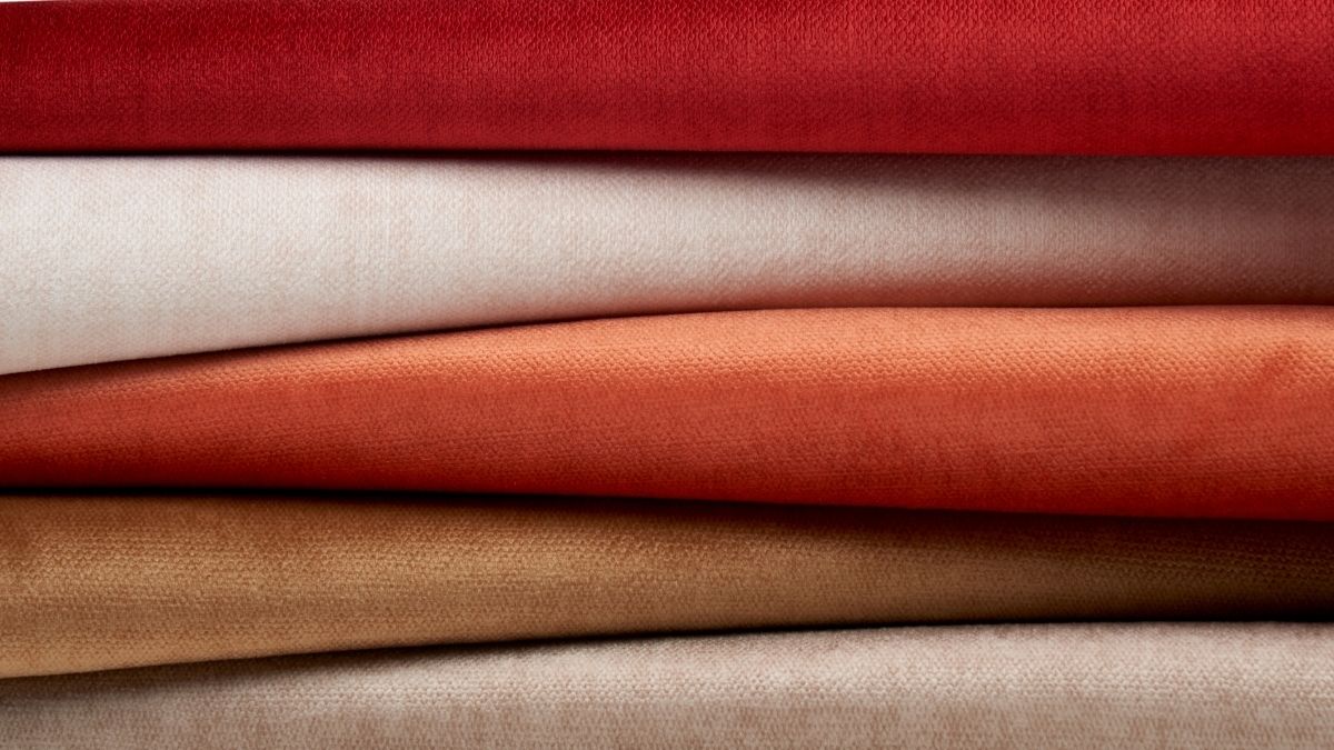 rivestimenti letto nei colori caldi