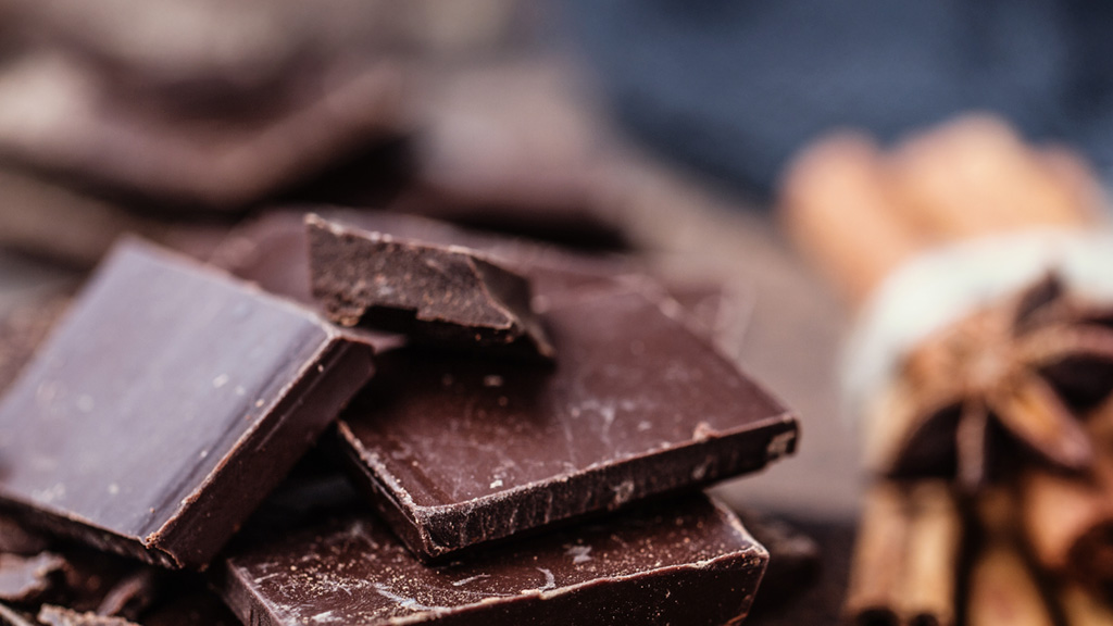 mangiare-cioccolato-fondente-la-sera Mangiare cioccolato fondente la sera: sì o no?