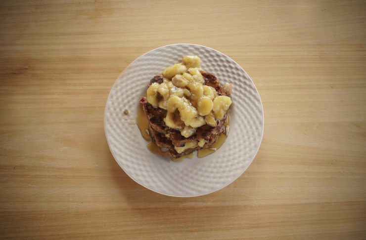 pancake light e vegano con banane e sciroppo d'acero