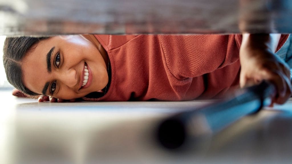 pulire-sotto-letto-contenitore Come pulire sotto il letto contenitore: guida e consigli